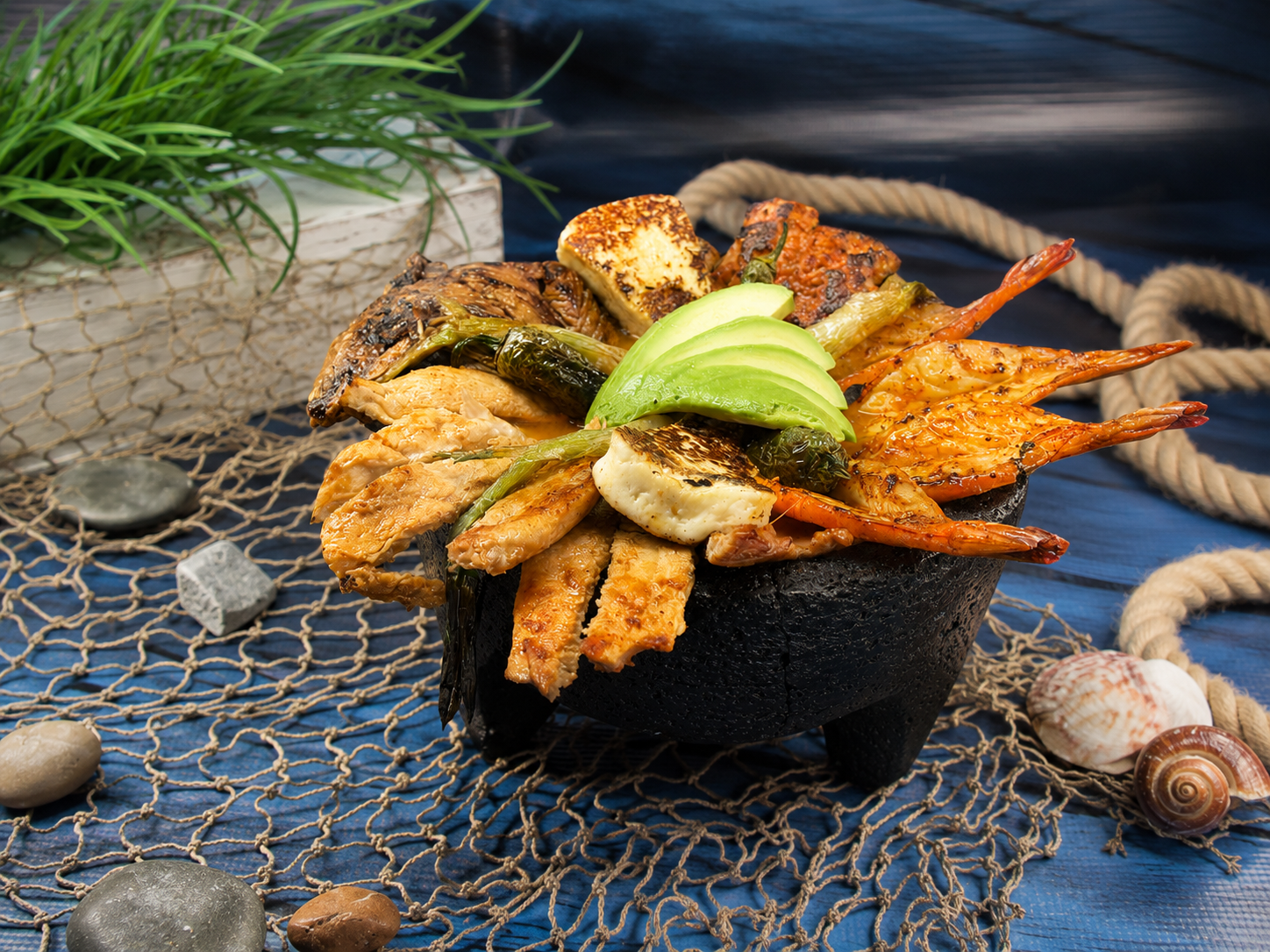 Molcajete Azteca con Camarón